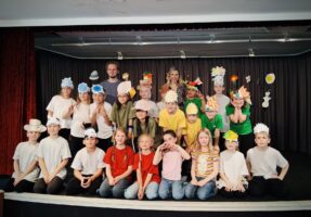 Theaterpremiere der Klasse 3a in der Kursana Residenz